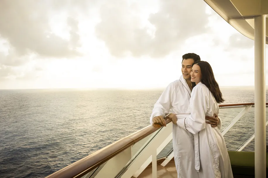7067 honeymoon couple traveling