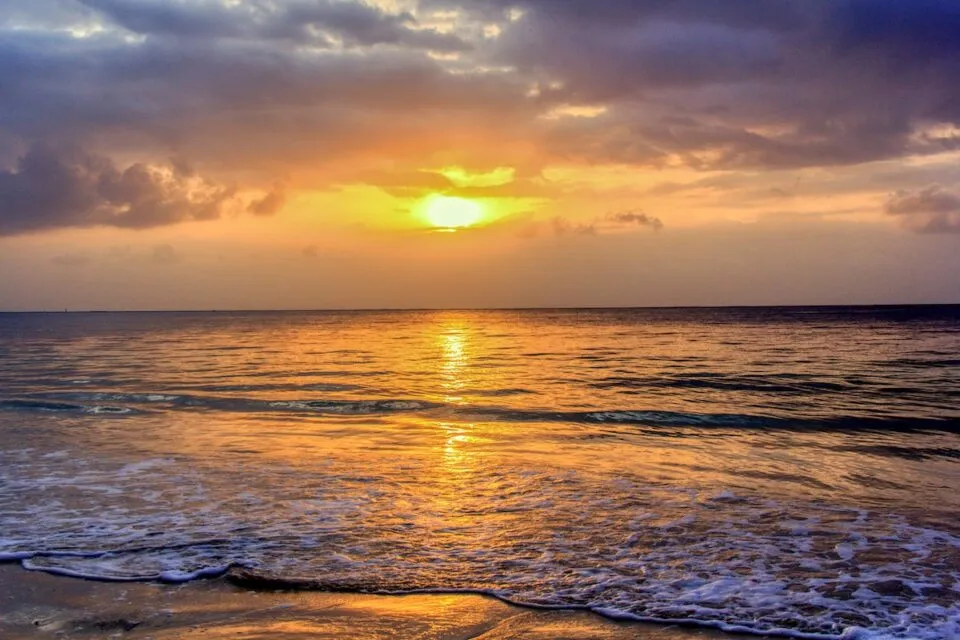 7072 kenya beach sunset
