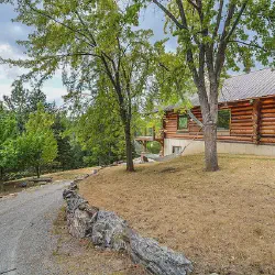 /img/7108-colorado-honeymoon-cabin-packing.webp